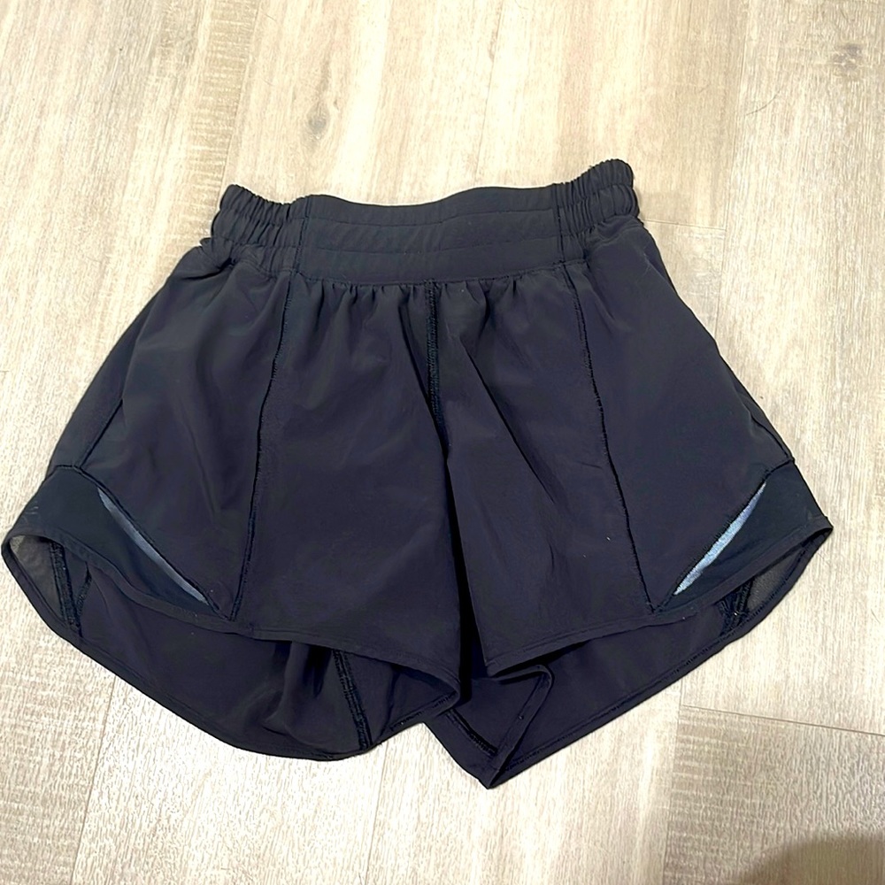 black size 2 tall hottie hot. lululemon